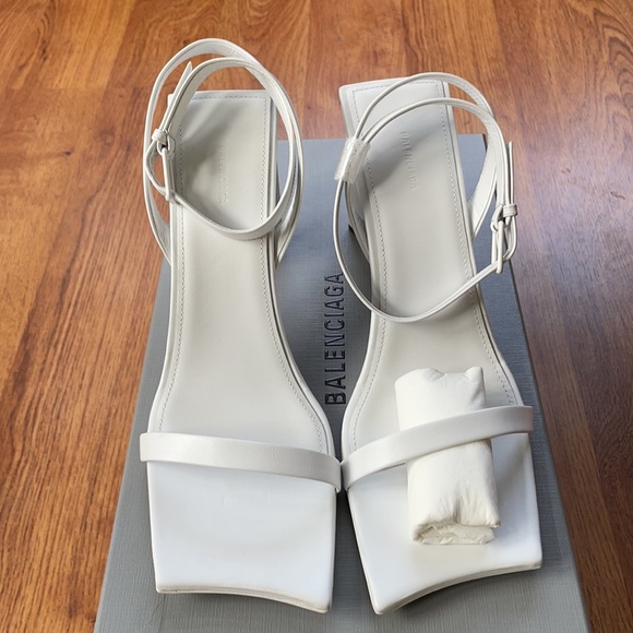 Balenciaga Moon Square Toe Sandal 90’s Aesthetic Size 38 EU / 8 US White - Picture 4 of 10